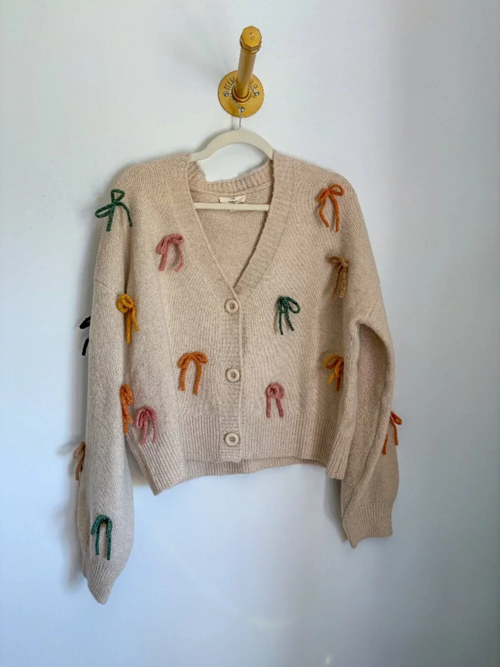 Entro Bow Detail Cardigan 🎀 | Neutral Knit w/ Colorful Bows (M) - Picture 3 of 5